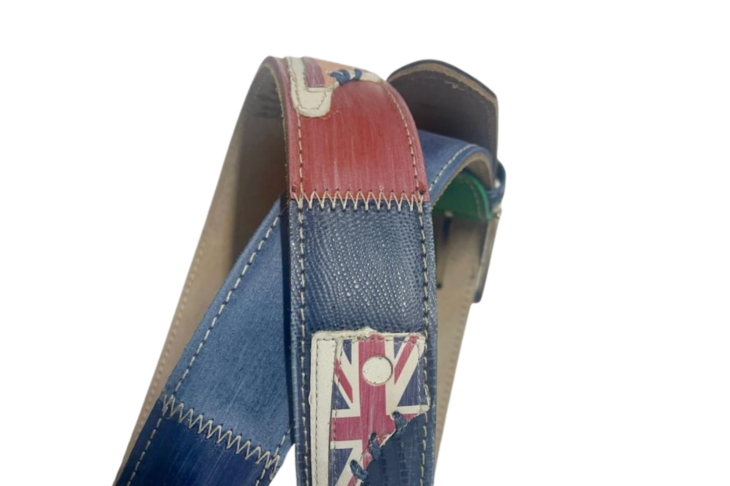 Cintura 'Sneakerhead' - Tributo alle Iconiche Scarpe da Ginnastica